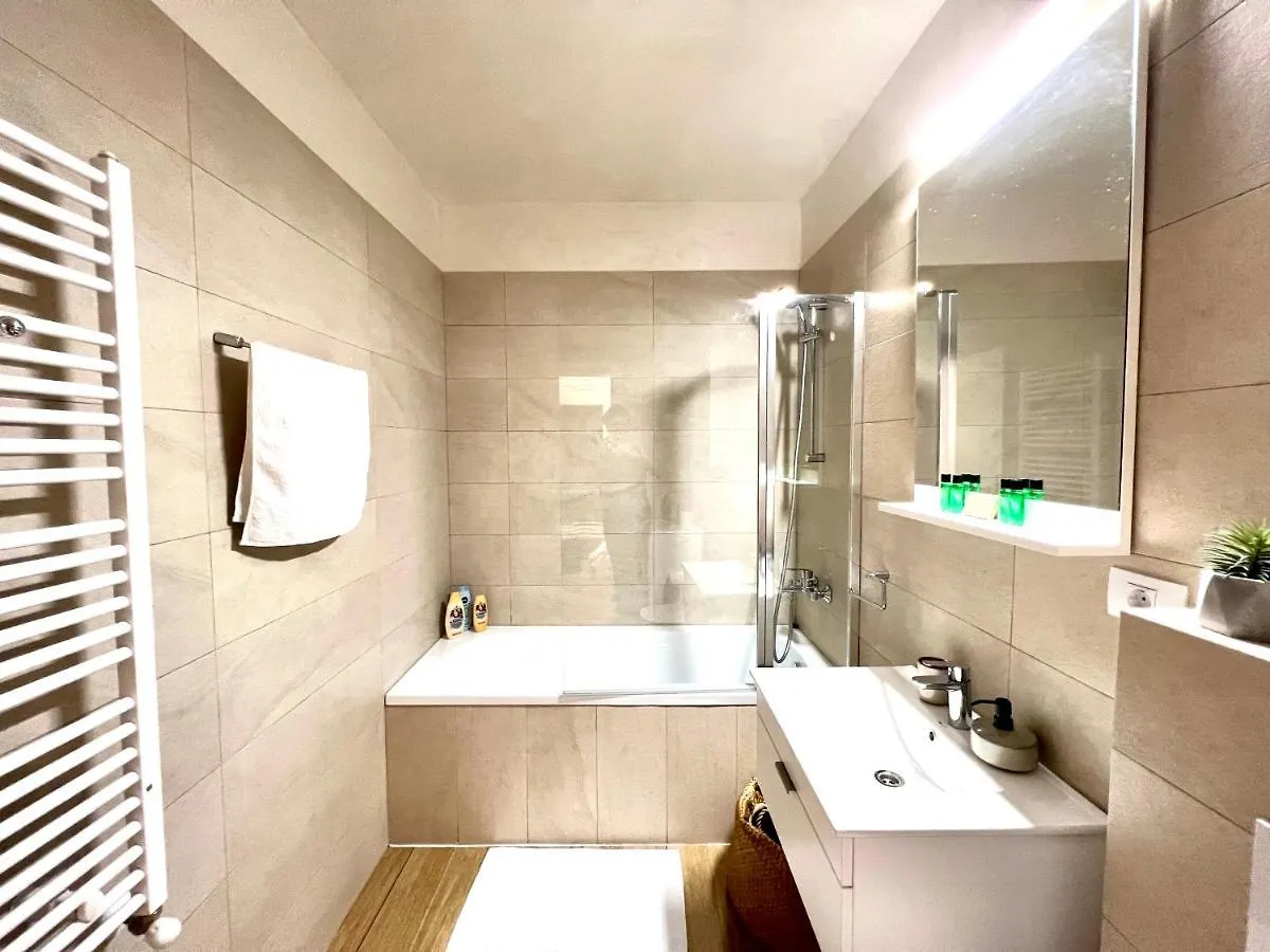 Apartment Smaranda Park Lake Bucharest